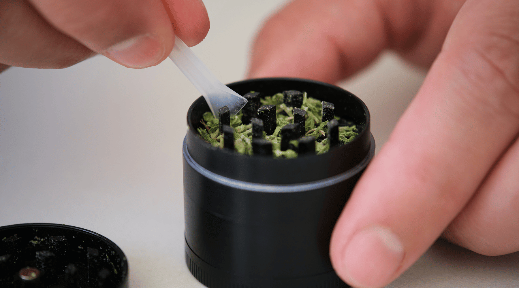 How To Clean A Grinder: The Ultimate Guide For Beginners. 5 Quick Tips